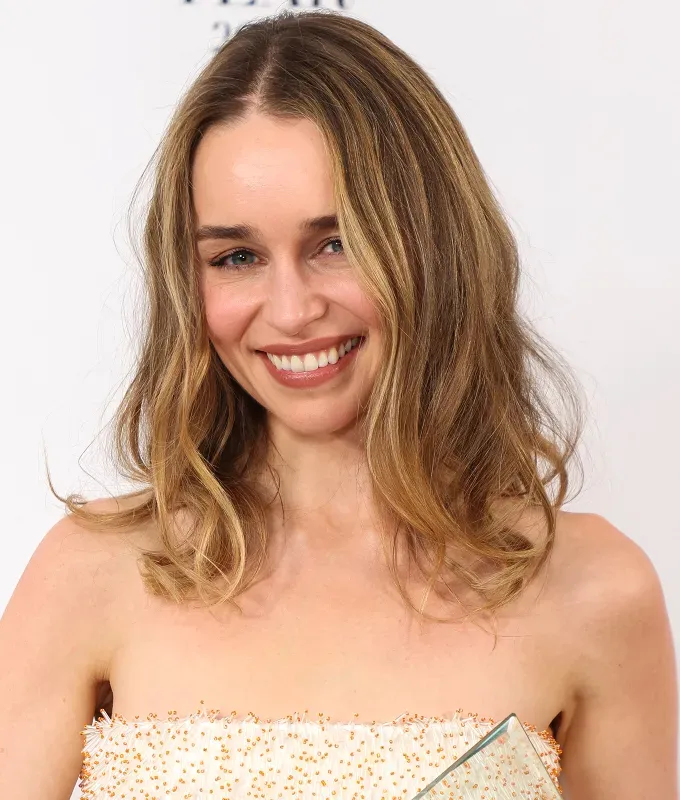 honey-brown hair ideas emilia clarke: a photo of emilia clarke' fetchpriority='auto' title='30 Honey-Brown Hair Ideas According to Hairstylists