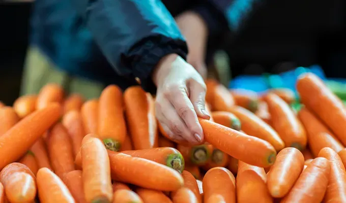 what are the cheapest vegetables?: carrots' fetchpriority='auto' title='What Are the Cheapest Vegetables? 11 Produce Options That Are the Best Bang for Your Buck