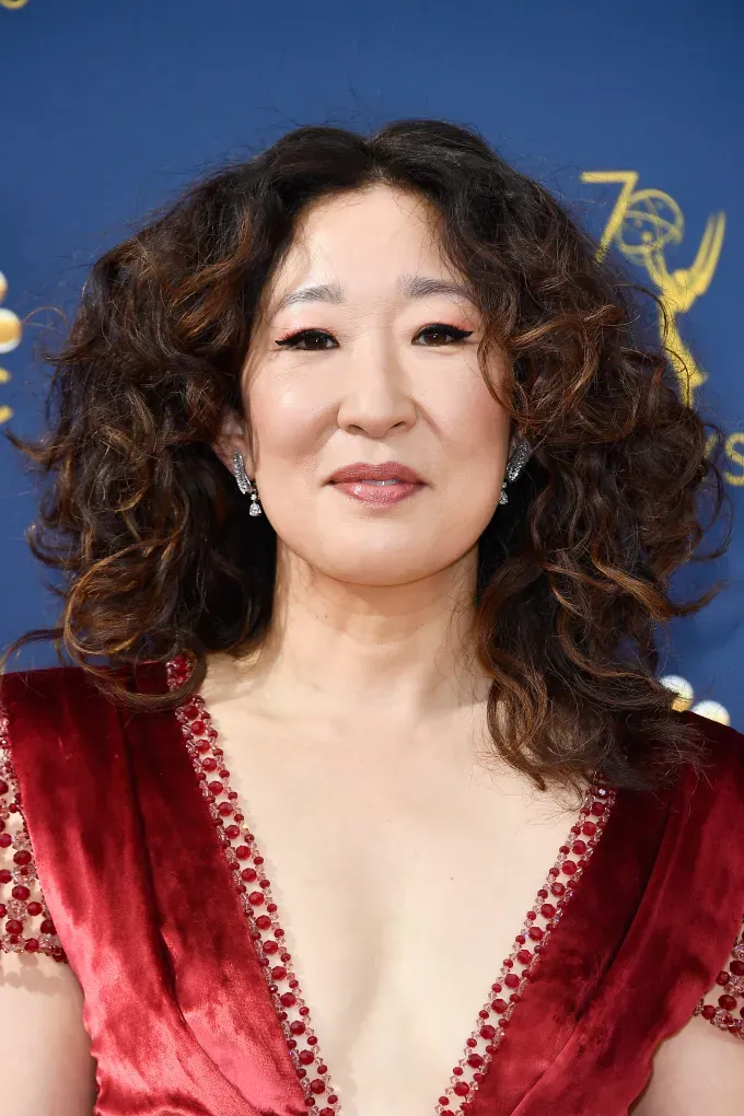 Short Haircuts for Women Over 50 Sandra Oh' fetchpriority='auto' title='The 35 Best Short Haircuts for Women Over 50 According to Stylists