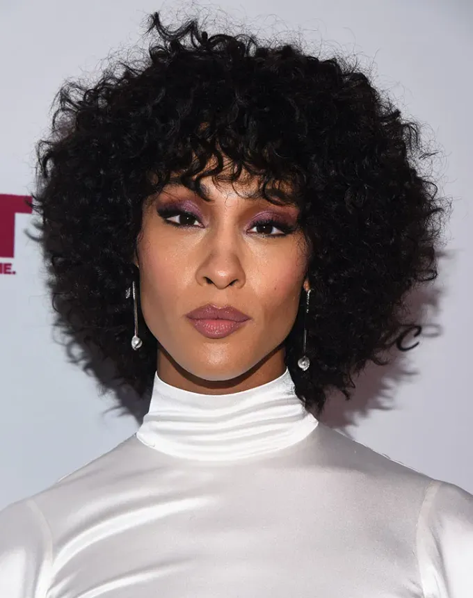 short haircuts for women over 50: the textured crop' fetchpriority='auto' title='The 35 Best Short Haircuts for Women Over 50 According to Stylists