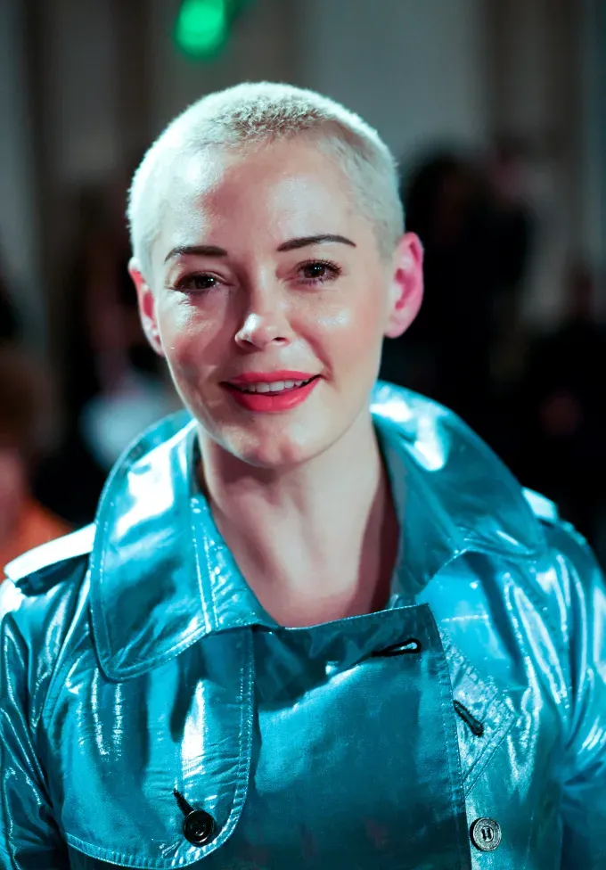 Short Haircuts for Women Over 50 Rose McGowan' fetchpriority='auto' title='The 35 Best Short Haircuts for Women Over 50 According to Stylists