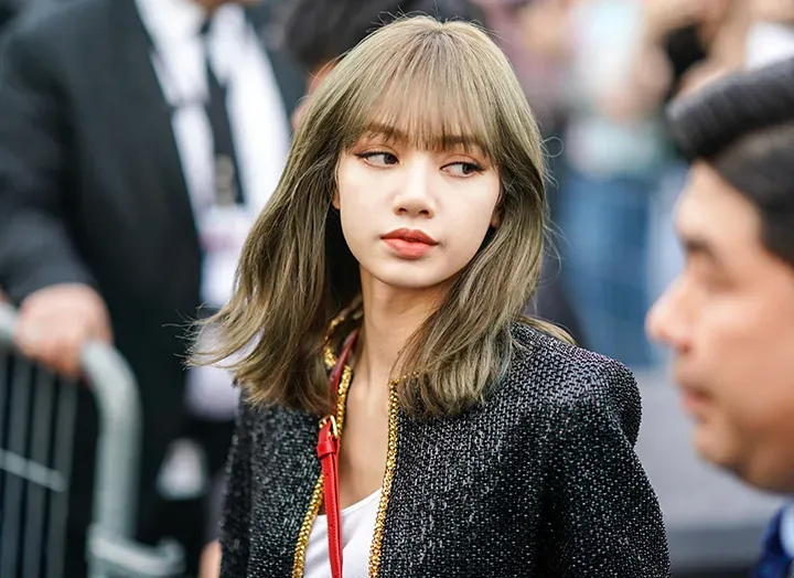 32 TYÖPAIKKAA TYÖTÄÄ