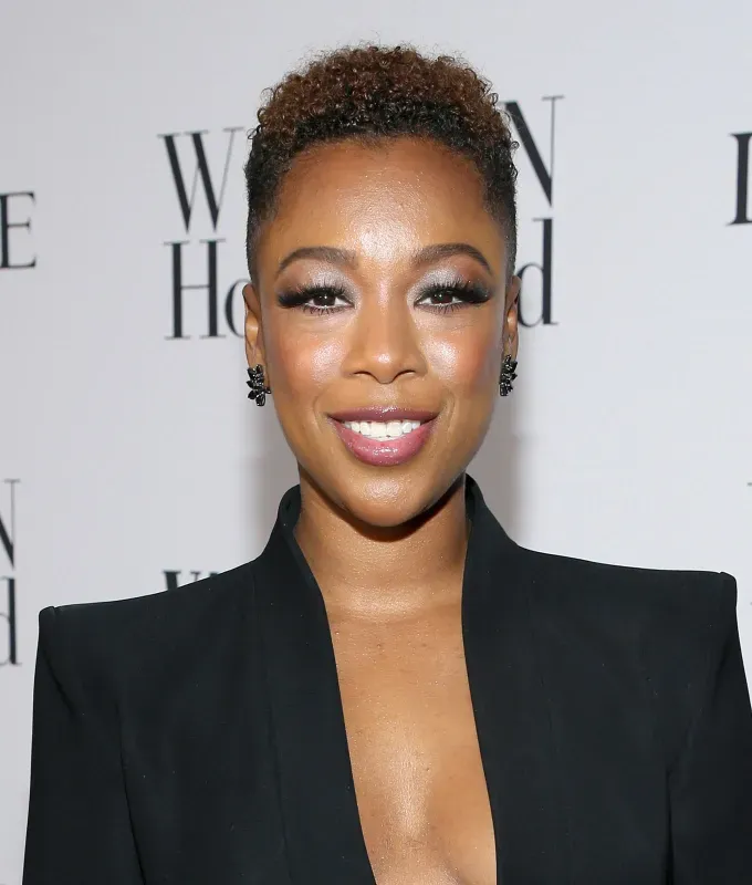 best short haircuts curly crop' fetchpriority='auto' title='The 40 Best Short Haircuts for Women in 2025