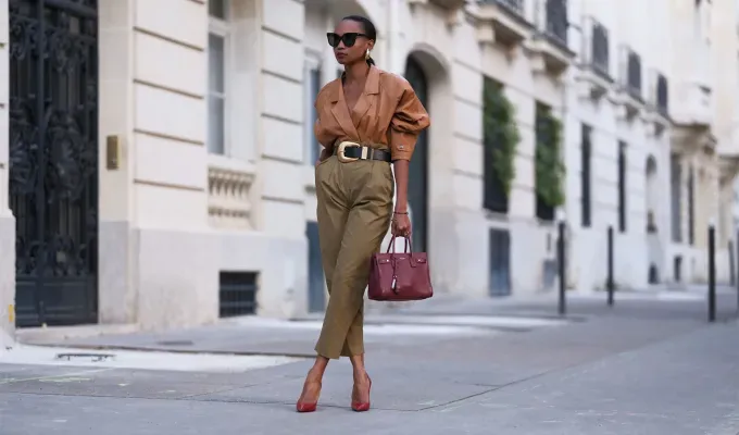 how to look taller in photos street style' fetchpriority='auto' title='7 Ways for Petites to Look Taller in Pictures According to a 5’1 Editor and a Professional Photographer