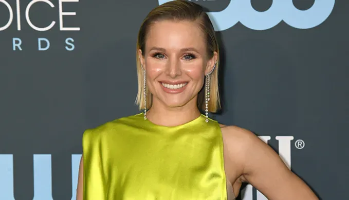 haircuts for square faces kristen bell' fetchpriority='auto' title='38 Flattering Haircuts for Square Faces According to Experts