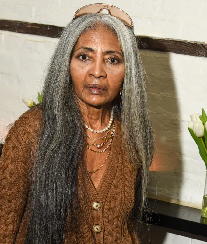 gray blending for dark hair chunky highlights' title='How to Achieve Gray Blending for Dark Hair According to Hairstylists