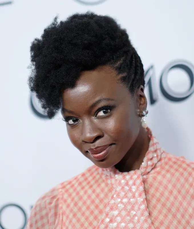 short haircuts for fine hair coily pompadour' fetchpriority='auto' title='35 Short Haircuts for Fine Hair from the ‘Mixie’ to the Blunt Bob According to Stylists