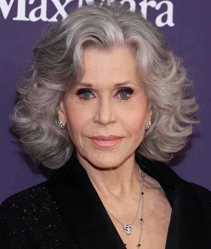 flipped hair a photo of jane fonda' fetchpriority='auto' title='Mark My Words: This ’90s Hairstyle Is Going to Rule 2025