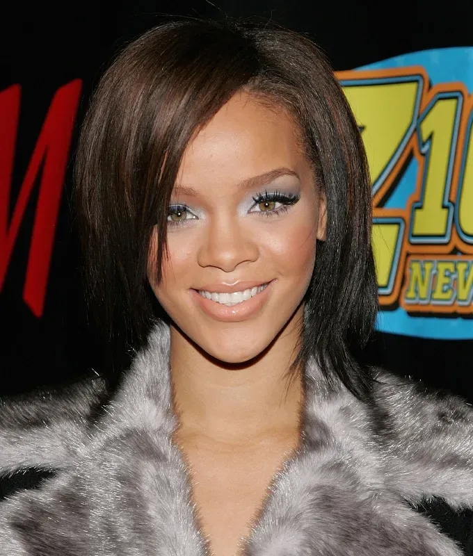 rihanna hairstyles dark brown bob' fetchpriority='auto' title='A Timeline of Rihanna’s Hairstyles From Pon De Replay to Fenty Beauty