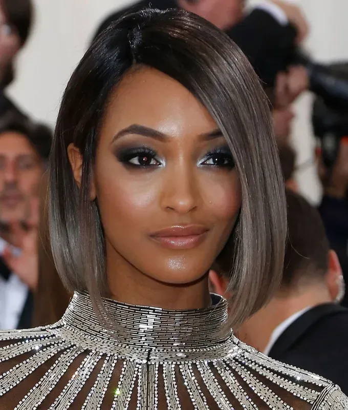 haircuts for gray hair blunt cut jourdan dunn' fetchpriority='auto' title='The 30 Best Haircuts for Gray Hair