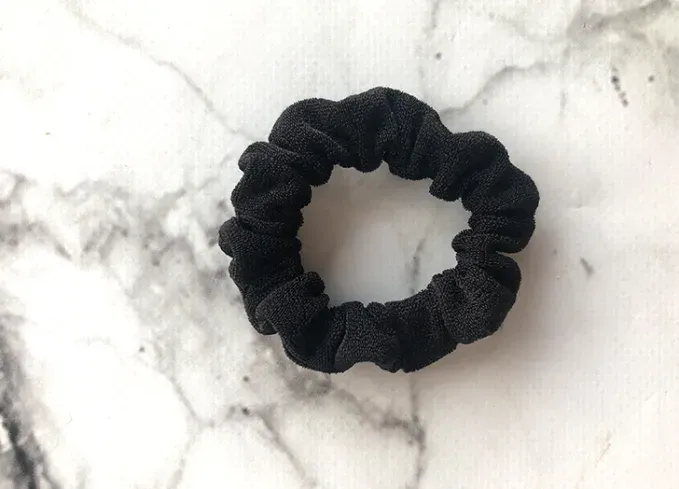 scunci effortless beauty mini slinky black twisters1' fetchpriority='auto' title='We Tried Every Single Hair Tie and Ranked Them from Best to Get Off My Wrist