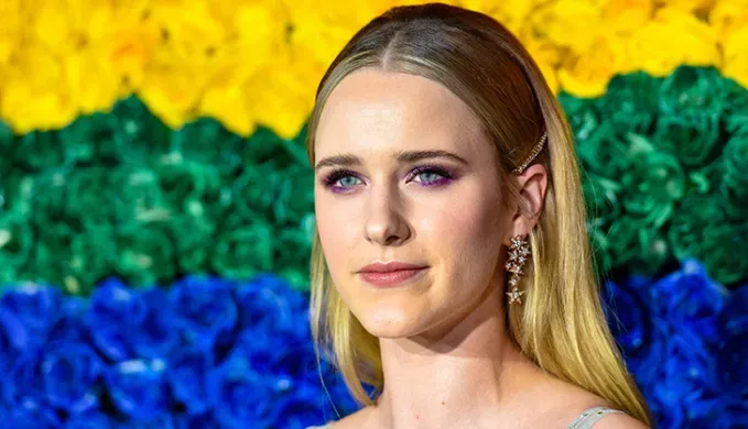 rachel brosnahan brown to blonde hair2' fetchpriority='auto' title='How to Go From Brown to Blonde Hair Without Frying It According to a Celerity Hairstylist