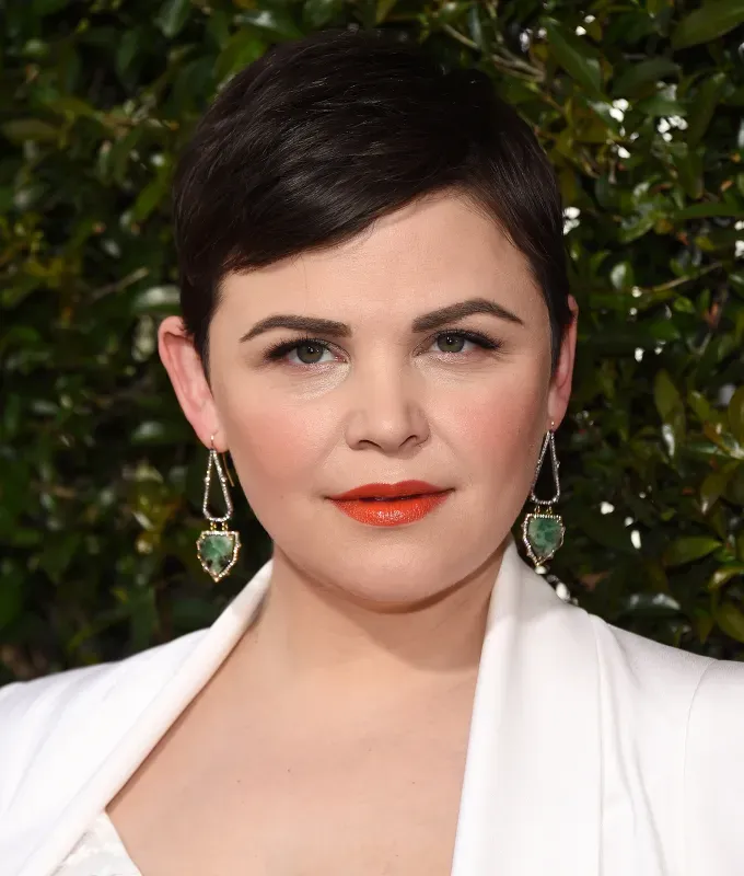 best haircuts for straight hair pageboy pixie' fetchpriority='auto' title='The 18 Best Haircuts for Straight Hair According to Hairstylists