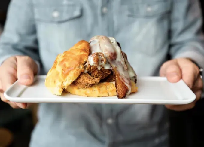 Die Fort Worth Street, in der Sie einen ganzen verdammten Tag verbringen können (und sollten)