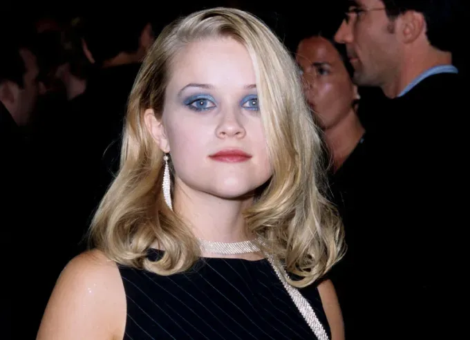 reese witherspoon hair 4' fetchpriority='auto' title='Reese Witherspoon Hairstyles: From Brunette Curls to Pixie Haircuts