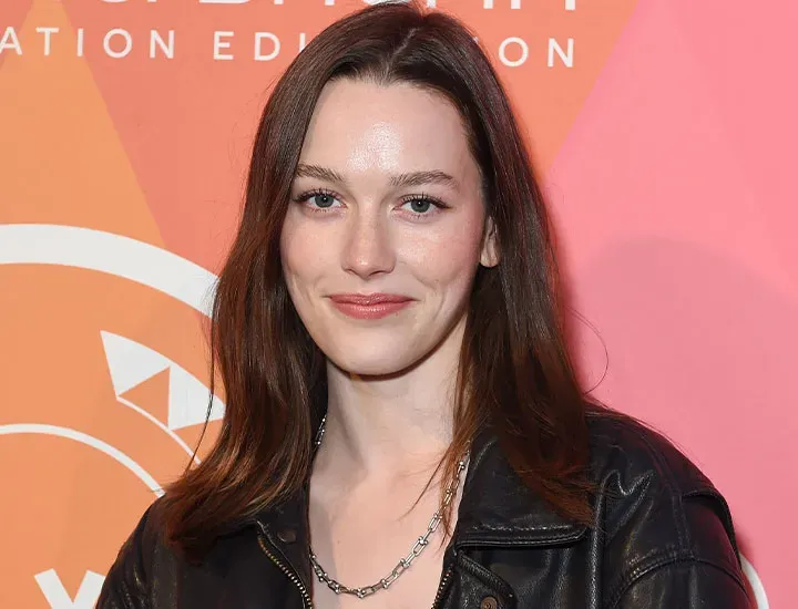 Kuka on Victoria Pedretti (alias Love Quinn Netflixin sinä)?