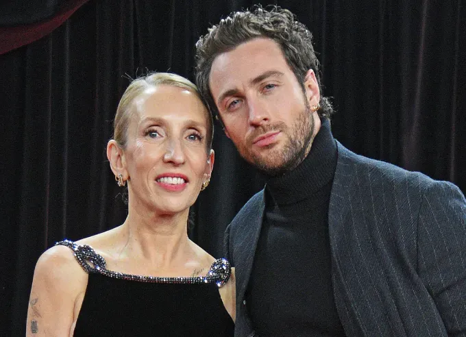Aaron Taylor-Johnson and his wife director Sam Taylor-Johnson' fetchpriority='auto' title='Aaron Taylor-Johnson’s Wife: Everything to Know About British Director Sam Taylor-Johnson