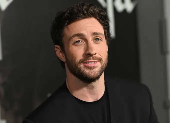 aaron taylor johnson' fetchpriority='auto' title='Aaron Taylor-Johnson’s Wife: Everything to Know About British Director Sam Taylor-Johnson