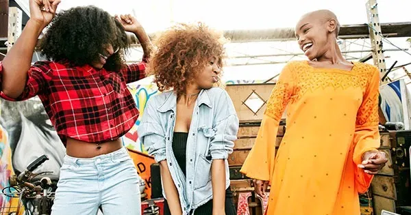 80 bästa festlåtar av svarta artister som får oss att sjunga, dansa och fira