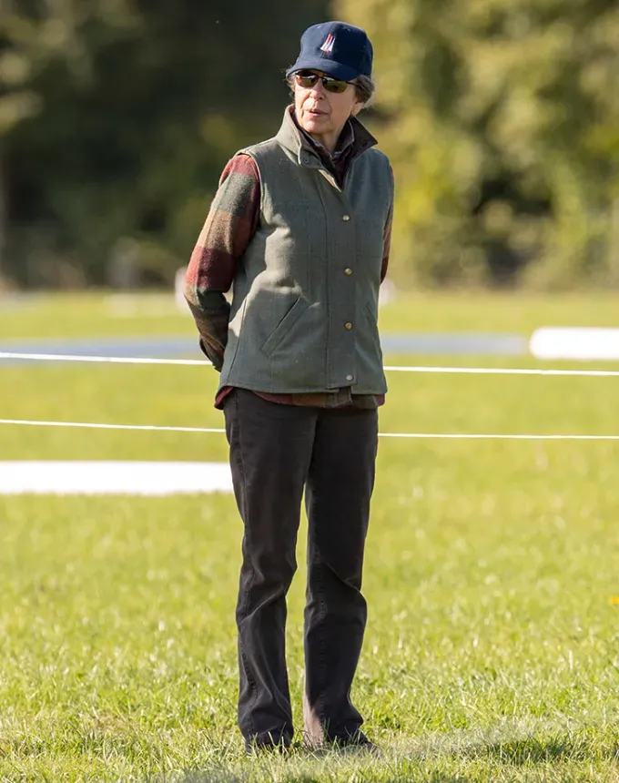 princess anne' fetchpriority='auto' title='What Was Queen Elizabeth’s Height? Royal Family Members’ Heights from Tallest to Shortest