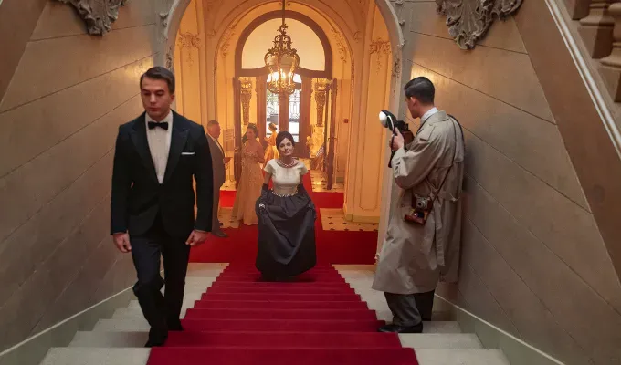 maria netflix review angelina jolie' fetchpriority='auto' title='Angelina Jolie’s Performance in Netflix’s ‘Maria’ Is Captivating Convincing & Worthy of an Oscar