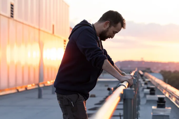 the pitt review noah wyle' fetchpriority='auto' title='I Finally Binged ’The Pitt’—and I Couldn’t Agree More with Its Rotten Tomatoes Rating