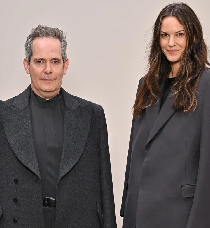 Ki az a Tom Hollander partnere, Fran Hickman? Szerezd meg a részleteket