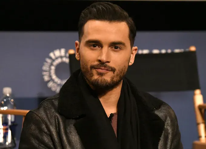 cast night agent Michael Malarkey' fetchpriority='auto' title='Your Complete Guide to the Cast of ‘The Night Agent’