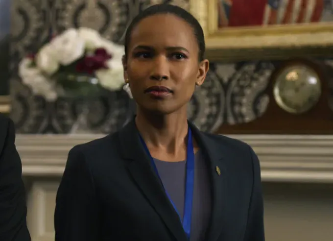 fola evans akingbola 4' fetchpriority='auto' title='Your Complete Guide to the Cast of ‘The Night Agent’