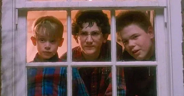 Sehen Sie, wo sich die Besetzung von Zuhause allein befindet, von Macaulay Culkin bis Catherine O'Hara