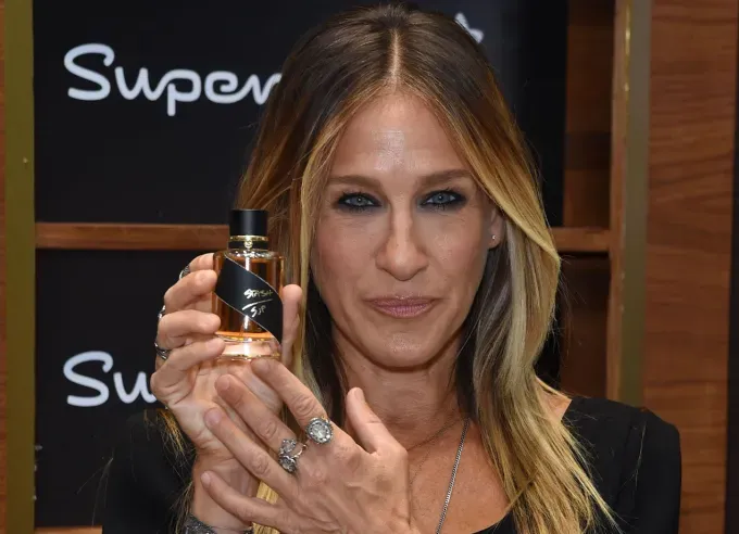 sarah jessica parker net worth 4' fetchpriority='auto' title='All the Details on Sarah Jessica Parker’s Net Worth (Including How Much She Made on ‘SATC’)