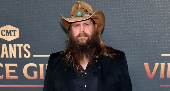 Chris Stapleton.' fetchpriority='auto' title='What Is Grammy-Winning Artist Chris Stapleton’s Net Worth? Here’s Everything We Know