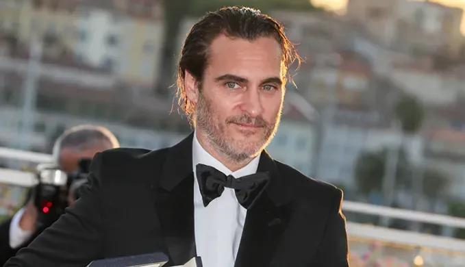 joaquin phoenix salary' fetchpriority='auto' title='Everything We Know About Joaquin Phoenix’s Net Worth (Including His ‘Joker’ Paycheck)