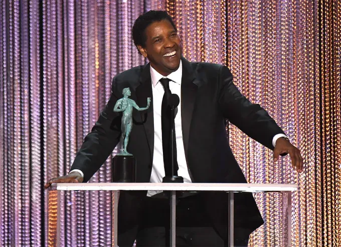 Denzel Washinton Screen Guild Actors Awards CAT' fetchpriority='auto' title='Denzel Washington’s Net Worth Is Seriously Impressive—Even for a Hollywood Vet