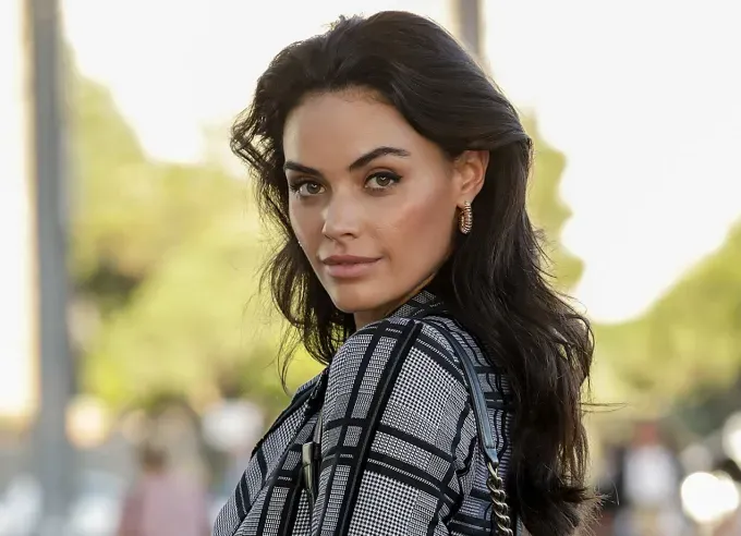 sam heughan monika' fetchpriority='auto' title='What Is ‘Outlander’ Star Sam Heughan’s Relationship Status? Get the Details