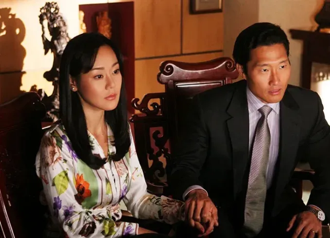 best tv couples sun and jin' fetchpriority='auto' title='The 55 Best TV Couples of All Time Including ‘Stranger Things’ ‘The Office’ & More