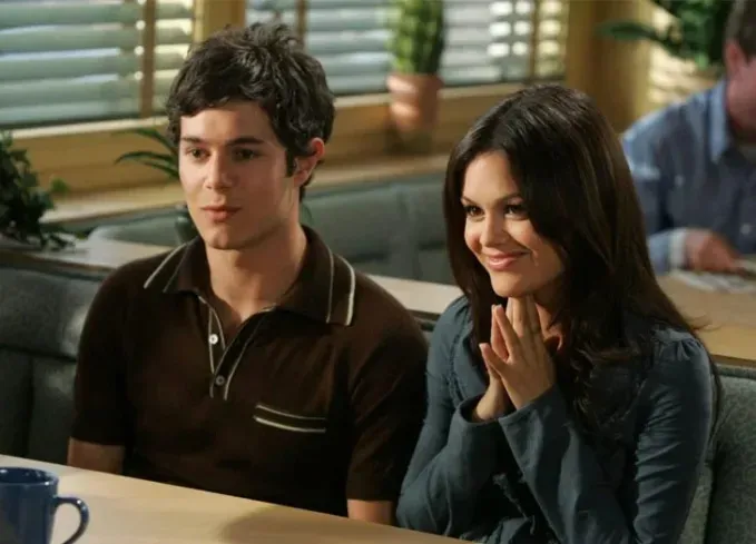 best tv couples seth and summer' fetchpriority='auto' title='The 55 Best TV Couples of All Time Including ‘Stranger Things’ ‘The Office’ & More