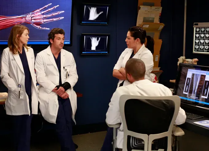 I Ranked All 7 ‘Grey’s Anatomy’ Christmas Episodes From Holiday Classic to Code Blue' title='I Ranked All 7 ‘Grey’s Anatomy’ Christmas Episodes From Holiday Classic to Code Blue