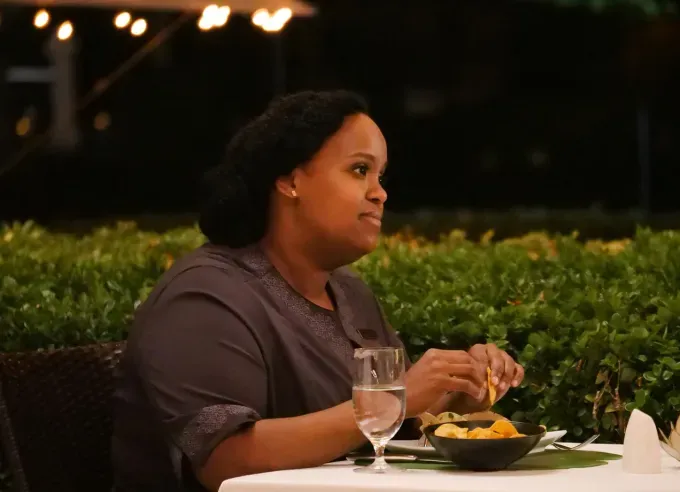 Natasha Rothwell Eating Dinner The White Lotus CAT' fetchpriority='auto' title='This Wild ‘White Lotus’ Season 3 Theory Means Tanya Could Get the Last Laugh After All