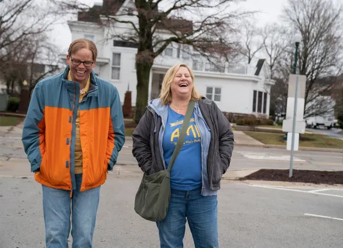 somebody somewhere season 3 premiere: bridget everett and jeff hiller as sam and joel in somebody somewhere' fetchpriority='auto' title='This Incredible HBO Max Show’s Final Season Is Here—and I Need More of You to Give It the Love It Deserves