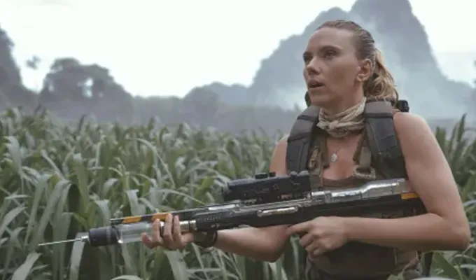 scarlett-johansson-highest-grossing-actor-all-time-jurassic-world' fetchpriority='auto' title='And the New Highest-Grossing Lead Actor of All Time Is…