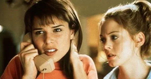 42 lustige Halloween -Filme, die man gerade sehen kann, von Hinweis bis Scream