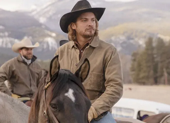 yellowstone kayce dutton 1' fetchpriority='auto' title='See the Complete Dutton Family Tree from ‘1883’ to ‘Yellowstone’