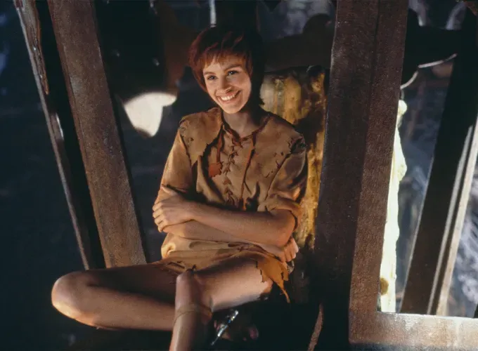 julia roberts as tinker bell in hook' fetchpriority='auto' title='This Robin Williams Movie Has a Shockingly Low Rotten Tomatoes Score and I Simply Cannot Let That Stand