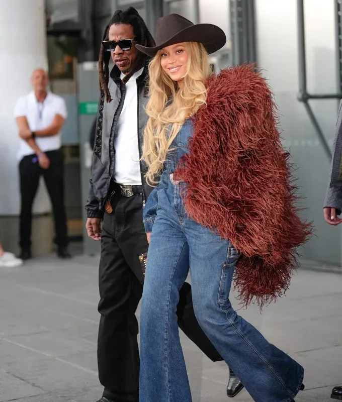 halloween costumes for women beyonce' fetchpriority='auto' title='80 Creative Halloween Costumes for Women That Will Help You Win Fright Night