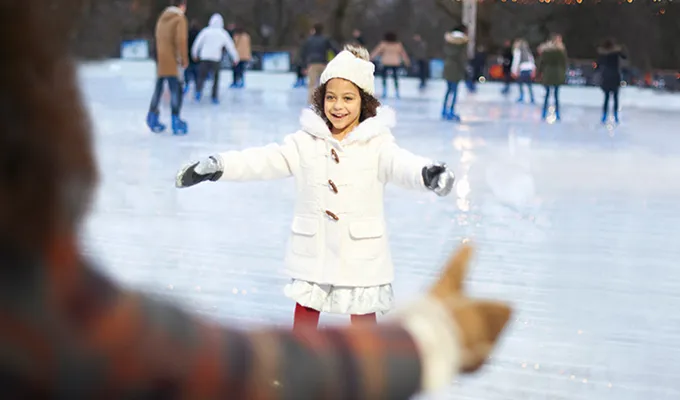 fun-things-to-do-on-christmas-ice-skating-rink' fetchpriority='auto' title='23 Fun Things to Do on Christmas Day in 2024