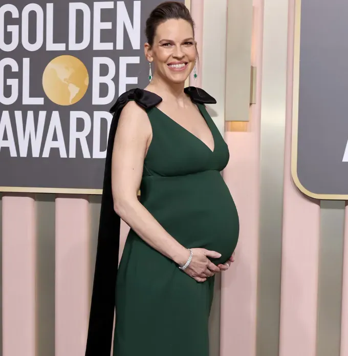 hilary swank pregnant' fetchpriority='auto' title='30 Celebrities Who Got Pregnant After 40