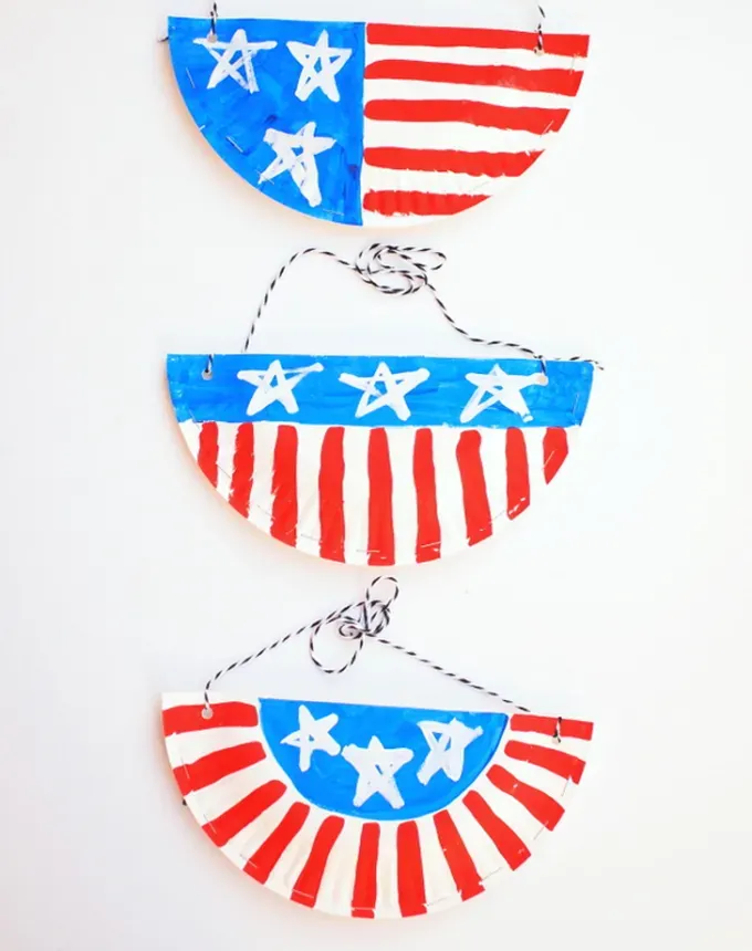 4th of july crafts for kids patriotic paper plate purses' title='50 Easy 4th of July Crafts for Kids