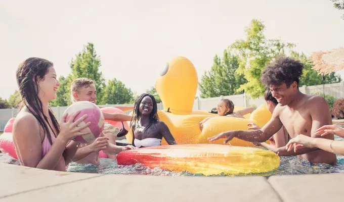 sweet 16 party ideas pool party' fetchpriority='auto' title='32 Sweet 16 Party Ideas That Seriously Rock