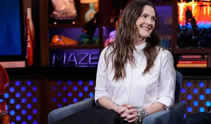 Gen X characteristics: Drew Barrymore on a talk show' fetchpriority='auto' title='11 Gen X Traits You’ll Totally Recognize If You Grew Up With No Internet and No One Checking On You